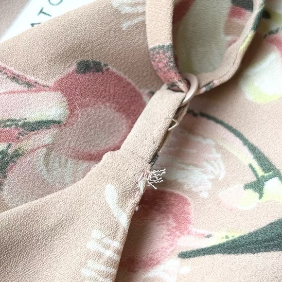 Aritzia Babaton Everly Floral Camisole In  Roebuck Salmao - Picture 16 of 16